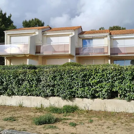 Georges De Didonne - Vue Pour Ce Cosy En Rez-de-chaussee * سان-جورج-دي-ديدون