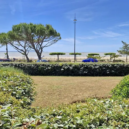 Georges De Didonne - Vue Pour Ce Cosy En Rez-de-chaussee شقة سان-جورج-دي-ديدون