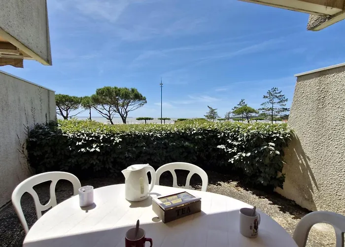 Georges De Didonne - Vue Pour Ce Cosy En Rez-de-chaussee *